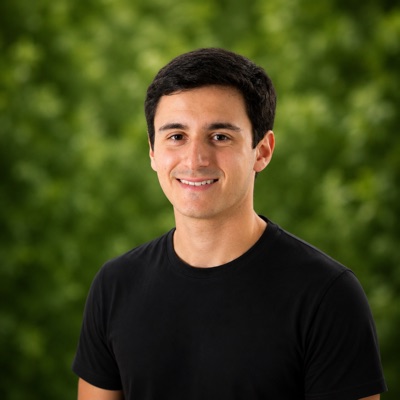 Gianfranco Podesta, COO · Operación, AdoptAI